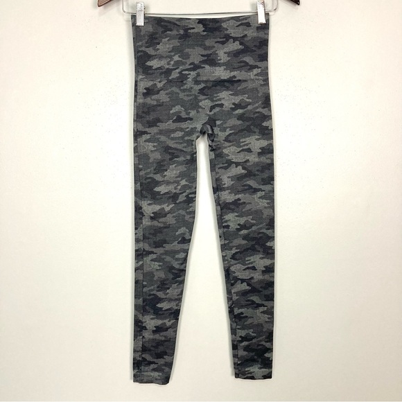 SPANX Look At Me Now Leggings In Camo Women’s Size M Full Length Slimming Gray - Picture 2 of 7